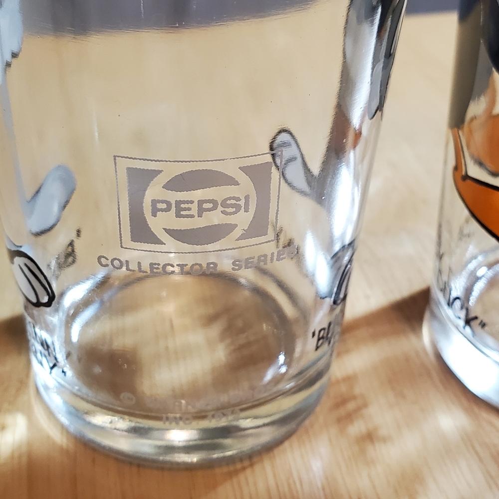 VTG Pepsi Glass Cups Bugs Bunny Daffy Duck 1973 - Picture 3 of 4